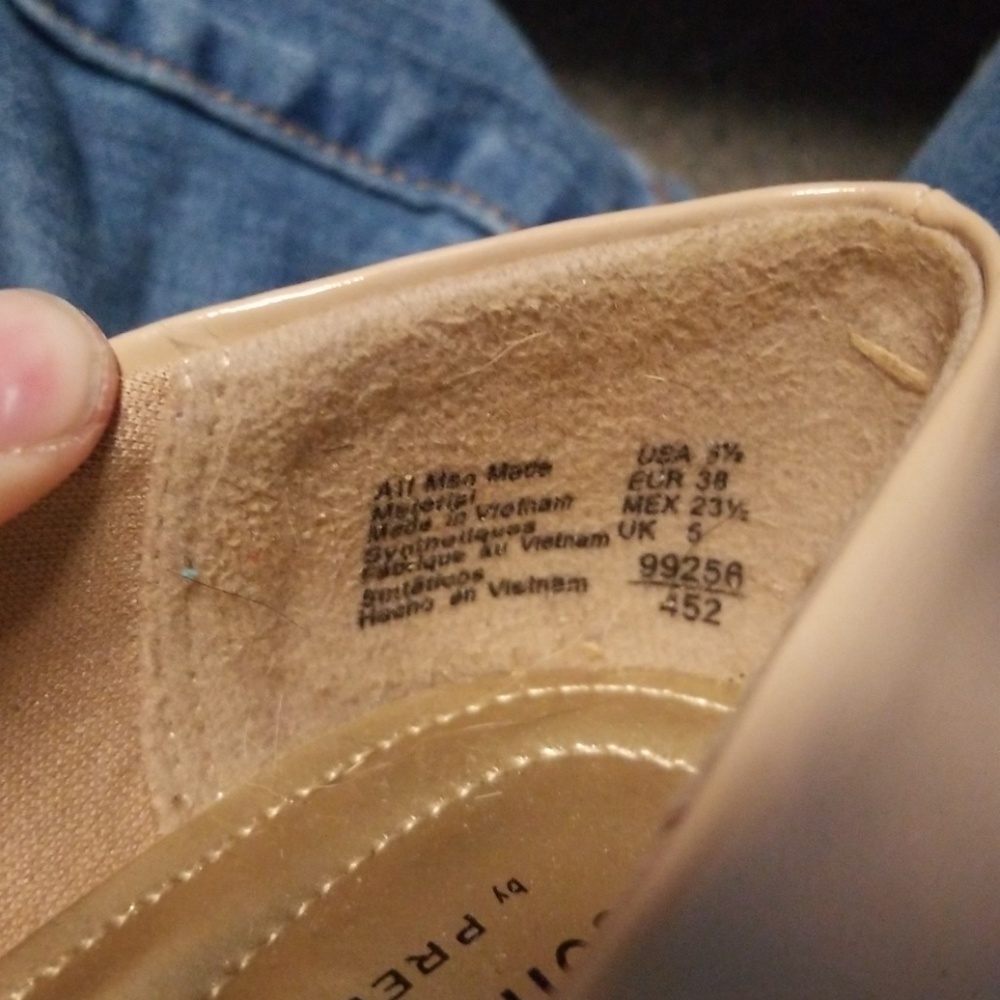 Heels - Picture 2 of 3